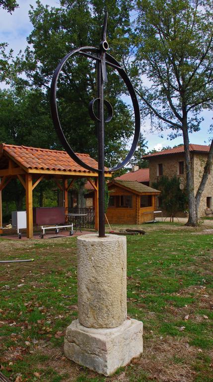 Auberge Les Tables Du Ban Saint-Pierre-la-Palud Bagian luar foto